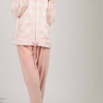 photo_5789815335094520841_y