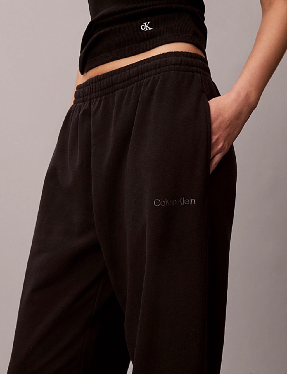 photo_5793943674839305215_y